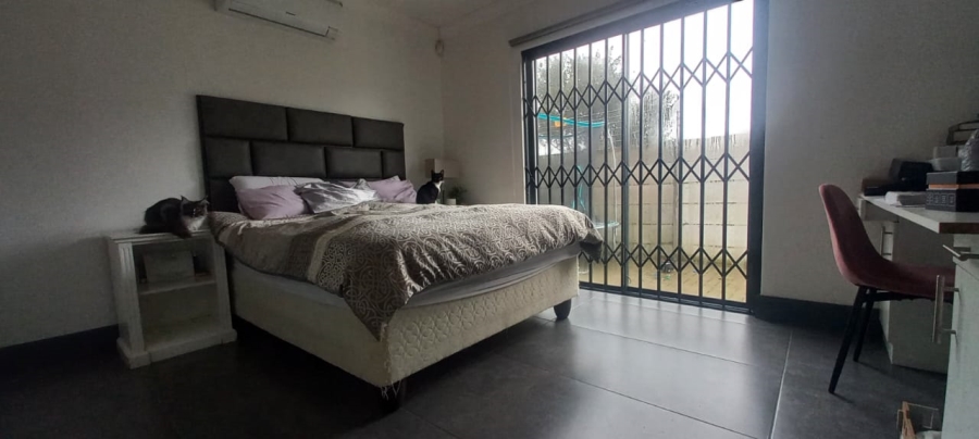 5 Bedroom Property for Sale in Wetton Western Cape